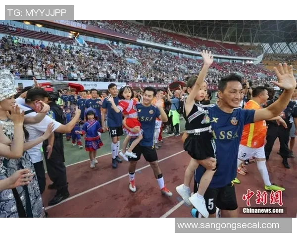 香港足球明星队进场音乐盛典展现激情与荣耀的完美结合 香港足球明星队进场音乐盛典展现激情与荣耀的完美结合