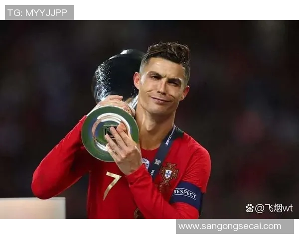 C罗家庭中的足球明星成员揭秘与他们的成就与影响力分析