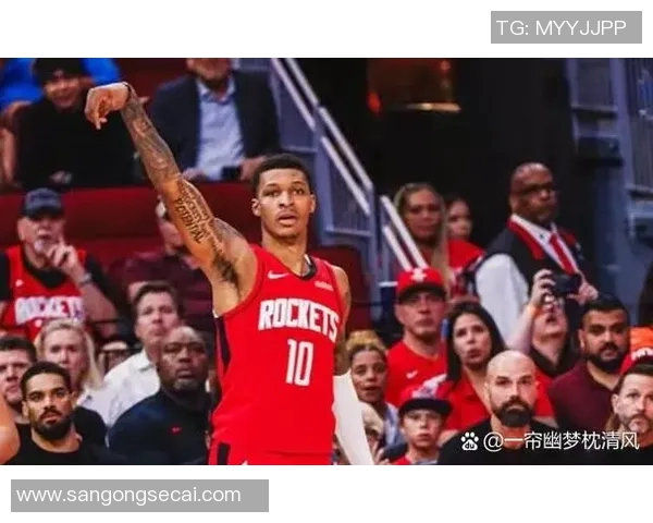 火箭队在对阵雷霆的比赛中展现强大实力取得大胜，球迷欢呼不断